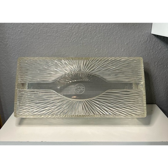 VINTAGE Celebrity lucite tissue holder - Picture 7 of 10